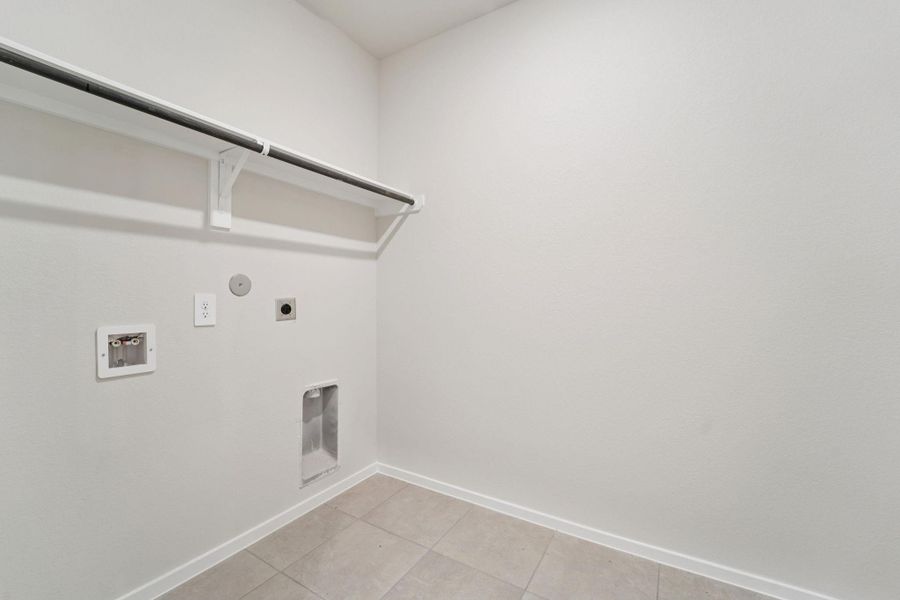 Spacious, unfurnished interior of a new home in Southwinds, Baytown (Image 30).