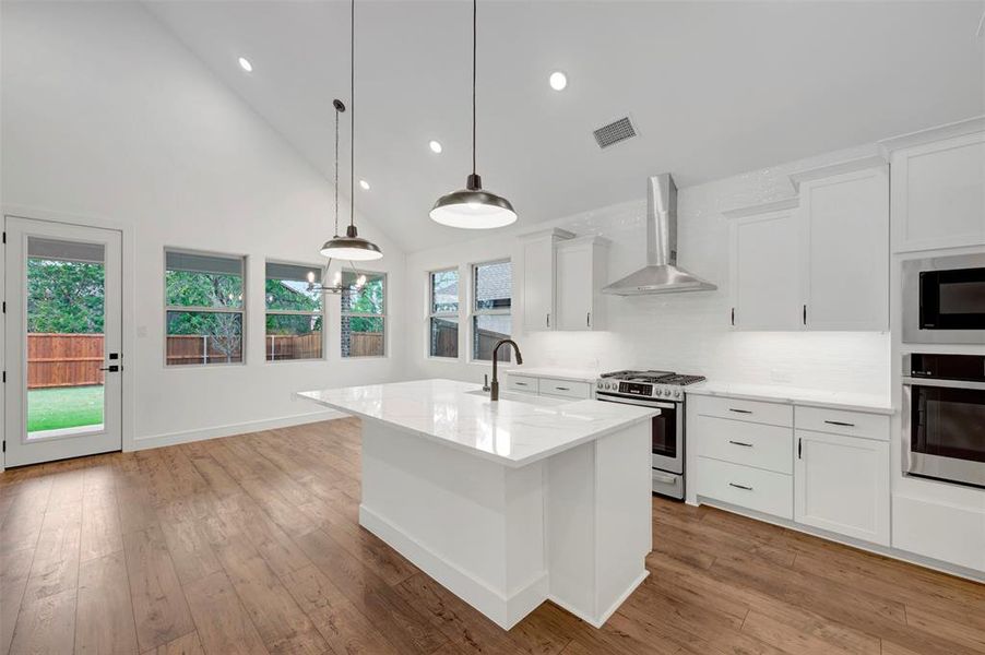Furnished interior view inside a new home in Heritage Ranch, Sherman (Image 7).