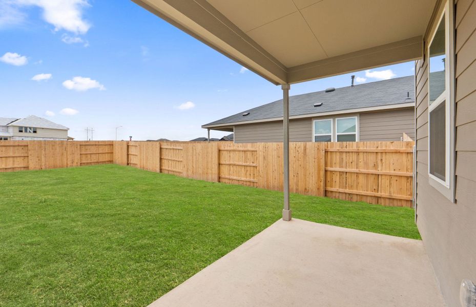 Exterior details and patio area of a home in Sunfield, Buda (Image 4).
