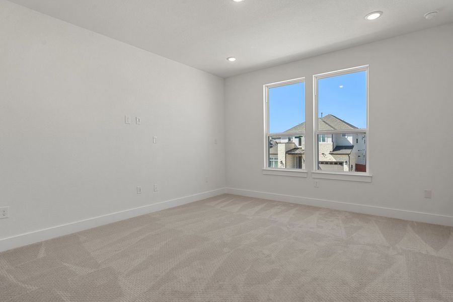Spacious, unfurnished interior of a new home in Sauls Ranch, Round Rock (Image 12).