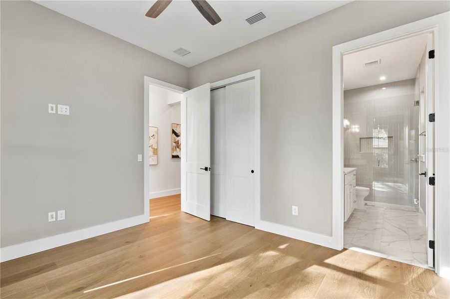 Spacious, unfurnished interior of a new home in , Winter Park (Image 20).
