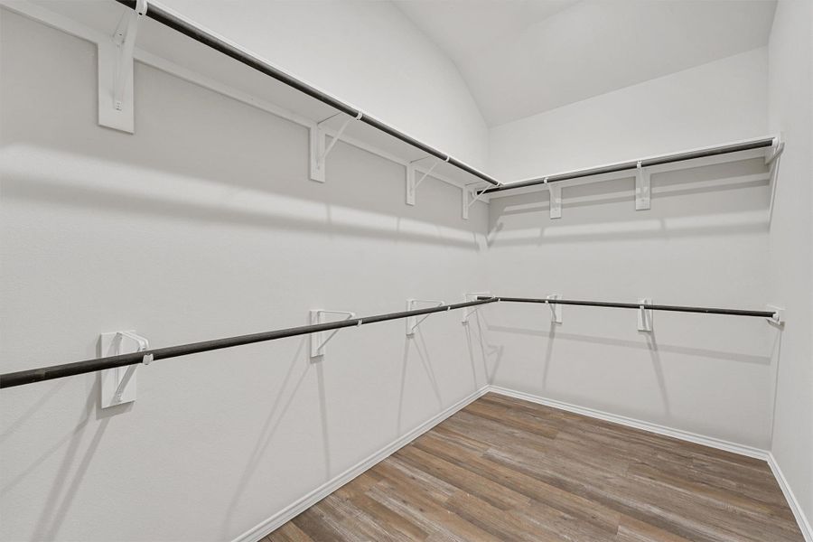 Spacious, unfurnished interior of a new home in , Lufkin (Image 20).
