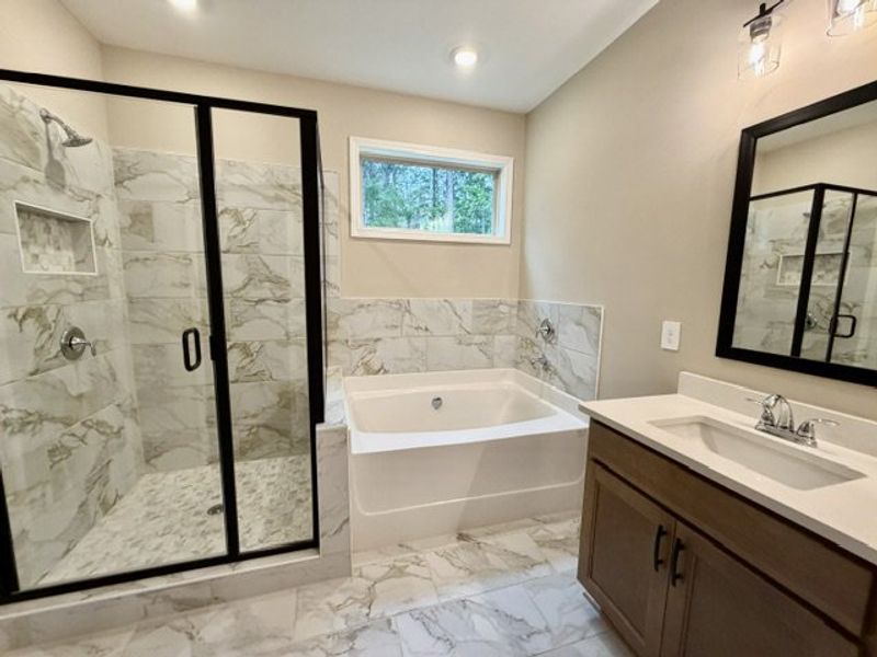 Furnished interior view inside a new home in Oakview, Pine Mountain (Image 8).
