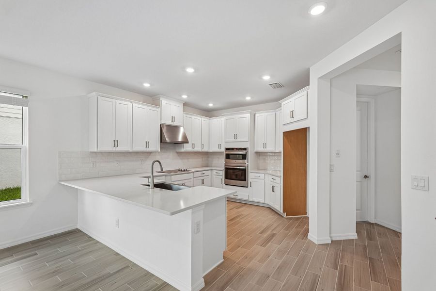 Furnished interior view inside a new home in Tiburon, Nokomis (Image 4).