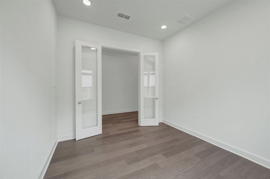 Spacious, unfurnished interior of a new home in ARTAVIA - Parkview Collection, Conroe (Image 28).
