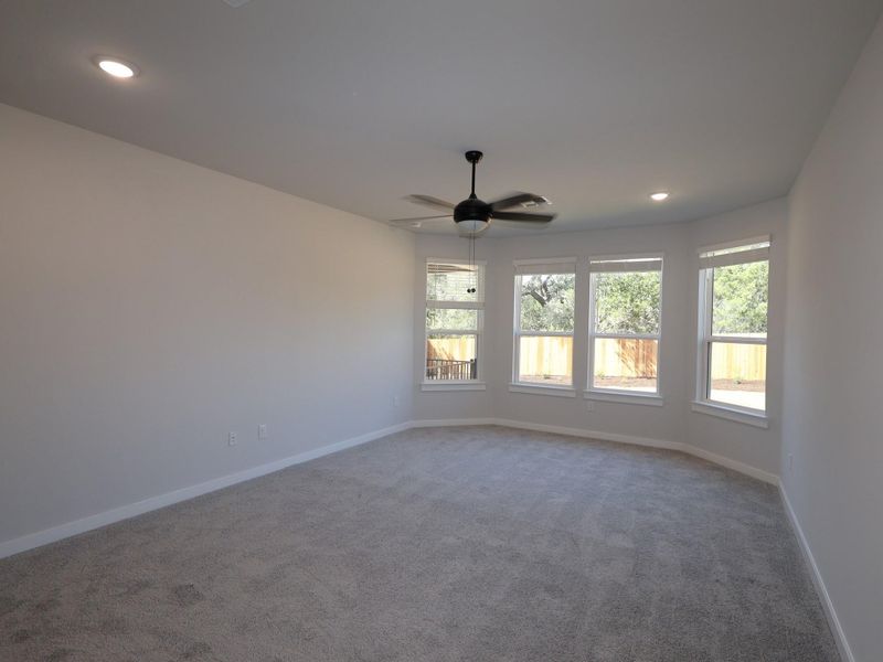 Spacious, unfurnished interior of a new home in Edgewood, Leander (Image 25).