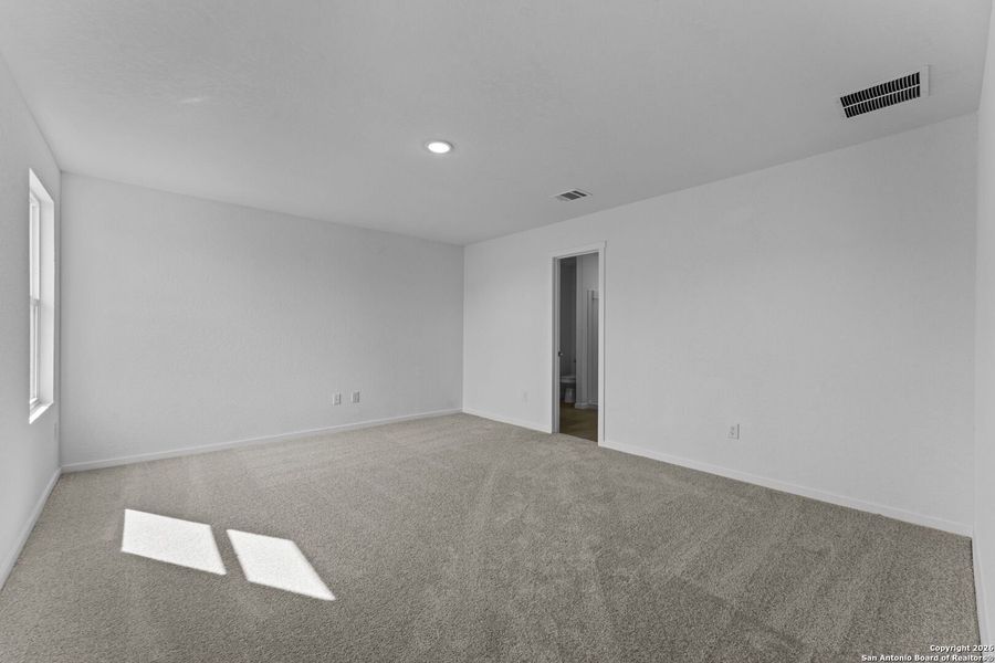 Spacious, unfurnished interior of a new home in Voss Farms: Watermill Collection, New Braunfels (Image 11).