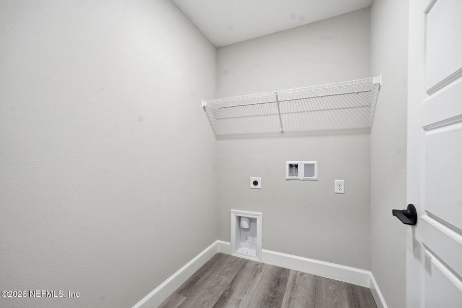 Spacious, unfurnished interior of a new home in , Jacksonville (Image 28).