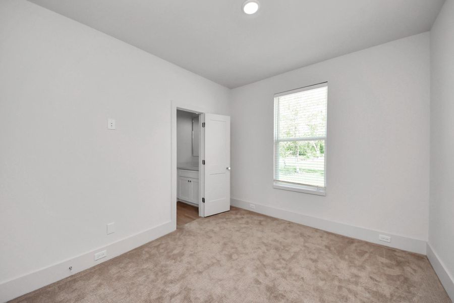 Spacious, unfurnished interior of a new home in , Houston (Image 21).