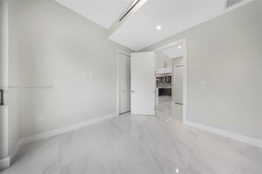 Spacious, unfurnished interior of a new home in , Fort Lauderdale (Image 66). Spacious, unfurnished interior of a new home in , Fort Lauderdale (Image 66).