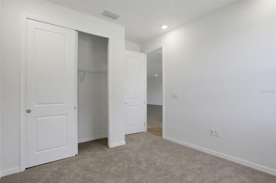 Spacious, unfurnished interior of a new home in Angeline, Land O' Lakes (Image 18).