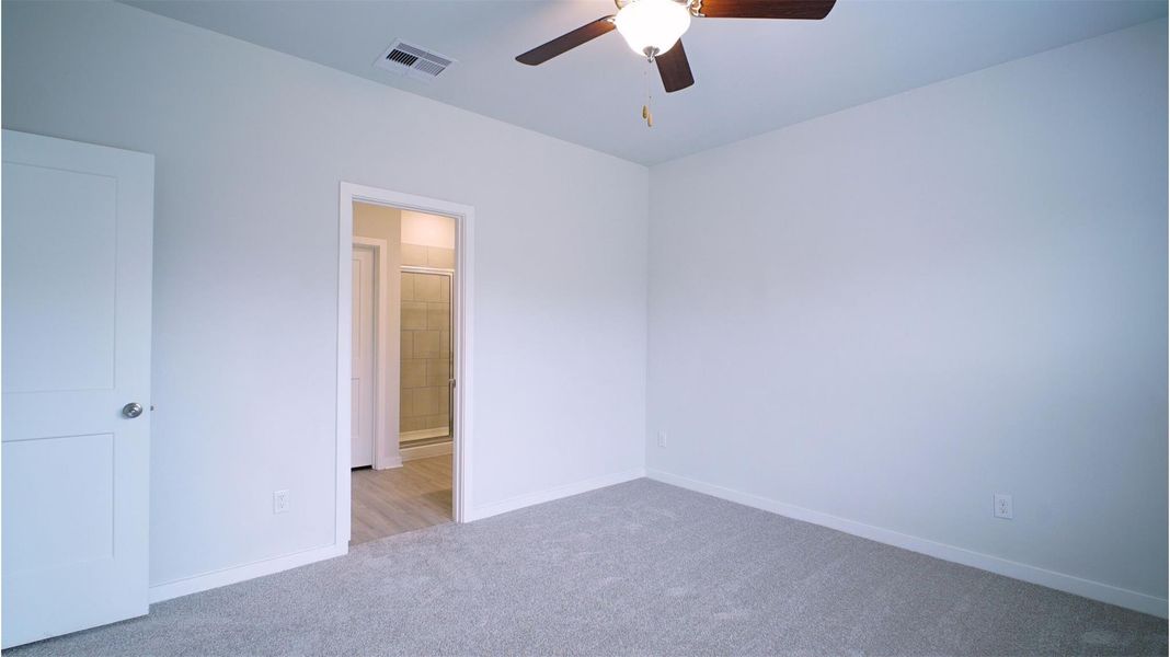 Spacious, unfurnished interior of a new home in Lonestar Collection at Aurora, Katy (Image 24).