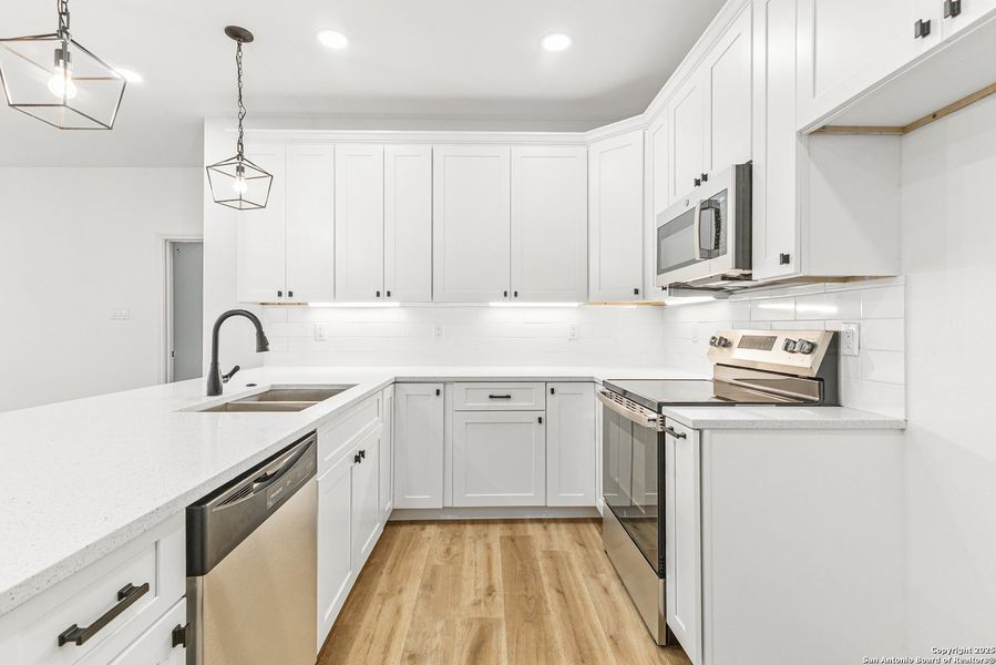 Furnished interior view inside a new home in , La Vernia (Image 5).