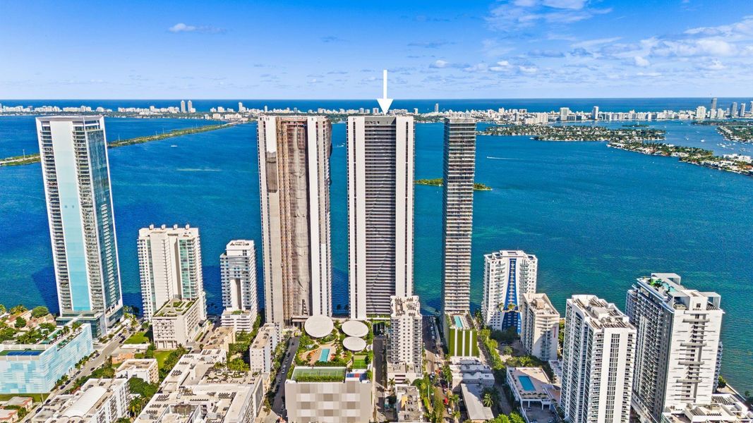 Condo located in Miami, FL showcasing its design and architecture (Image 3). Condo located in Miami, FL showcasing its design and architecture (Image 3).