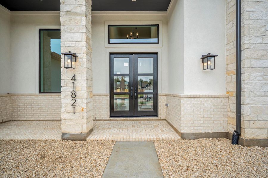 Exterior details and patio area of a home in Colton, Montgomery (Image 25).