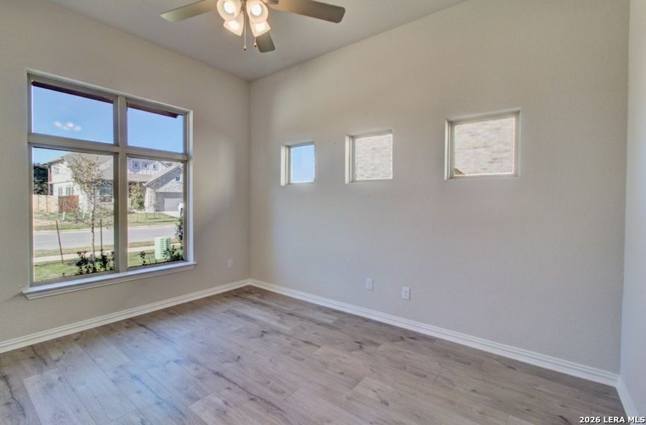 Spacious, unfurnished interior of a new home in Meyer Ranch – Premier, New Braunfels (Image 13).