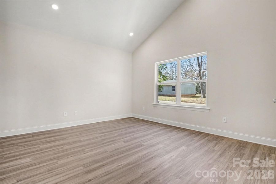 Spacious, unfurnished interior of a new home in , Monroe (Image 27).