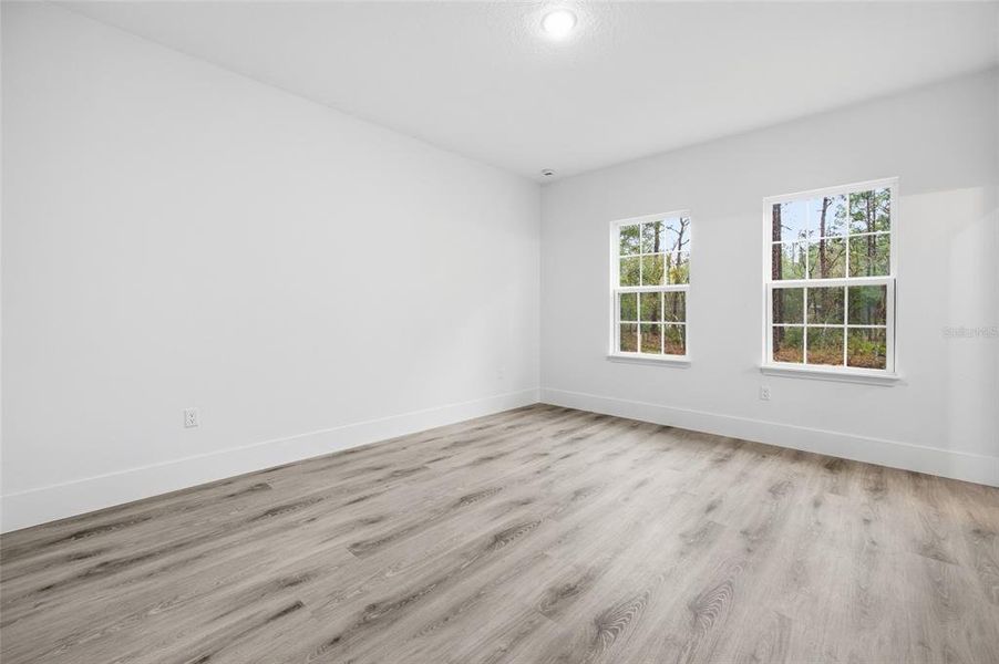 Spacious, unfurnished interior of a new home in , Citrus Springs (Image 29).