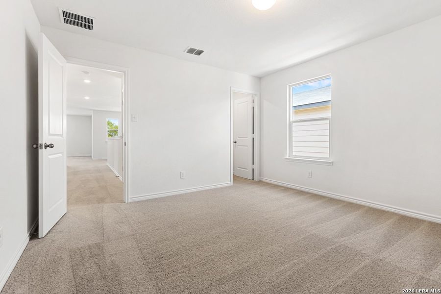 Spacious, unfurnished interior of a new home in The Granary - Heritage Collection, San Antonio (Image 14).