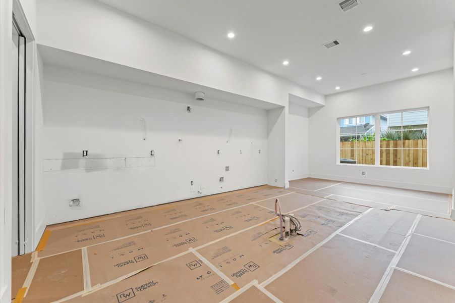 Kitchen and dining area.