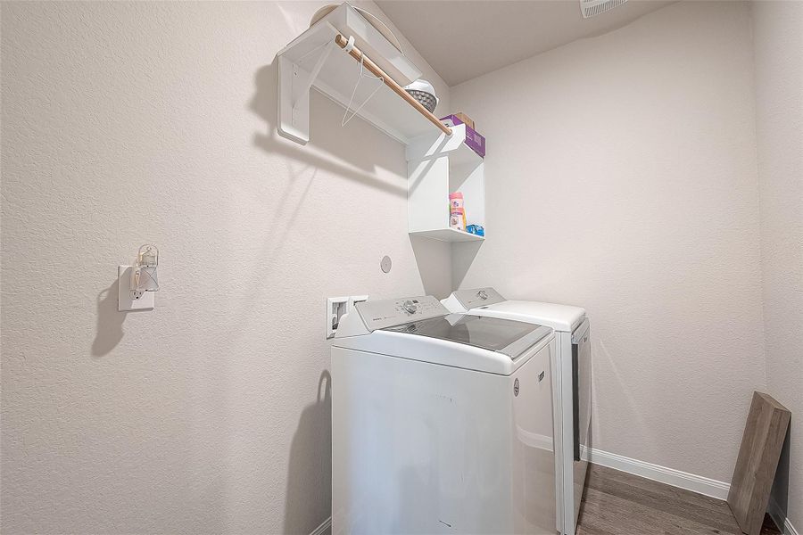 Furnished interior view inside a new home in Cliffstone Hills, Conroe (Image 9). Furnished interior view inside a new home in Cliffstone Hills, Conroe (Image 9).