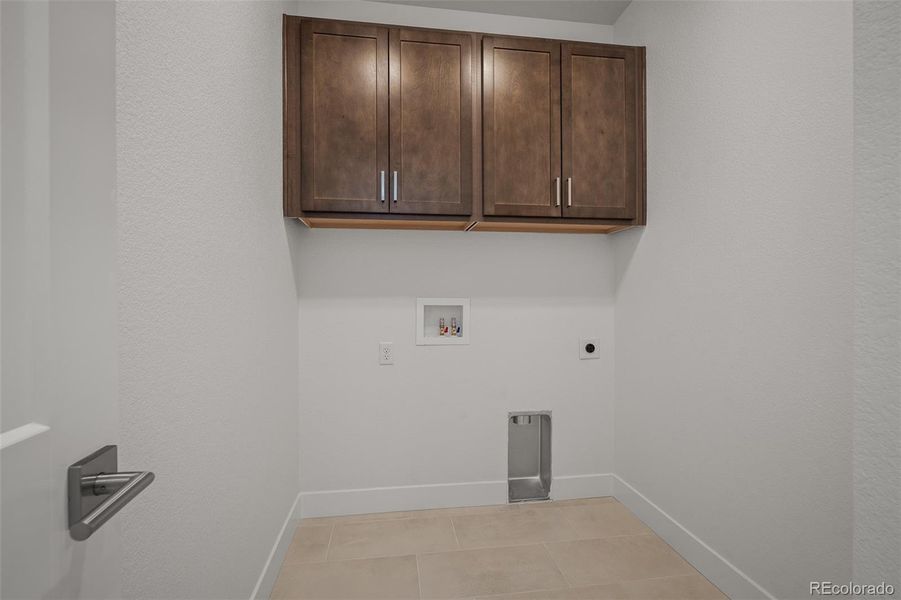 Spacious, unfurnished interior of a new home in Trailside at Cottonwood Creek, Colorado Springs (Image 35).