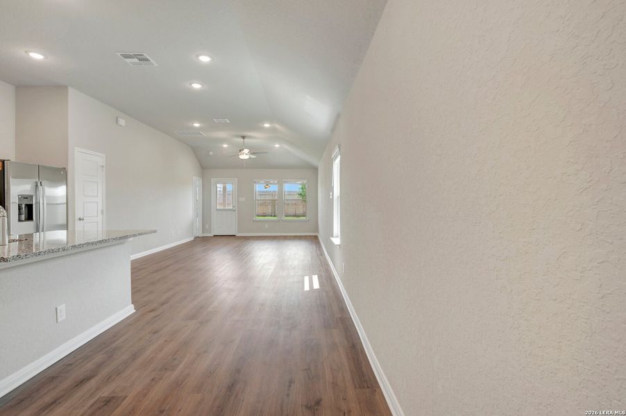 Spacious, unfurnished interior of a new home in Park Place, New Braunfels (Image 20). Spacious, unfurnished interior of a new home in Park Place, New Braunfels (Image 20).