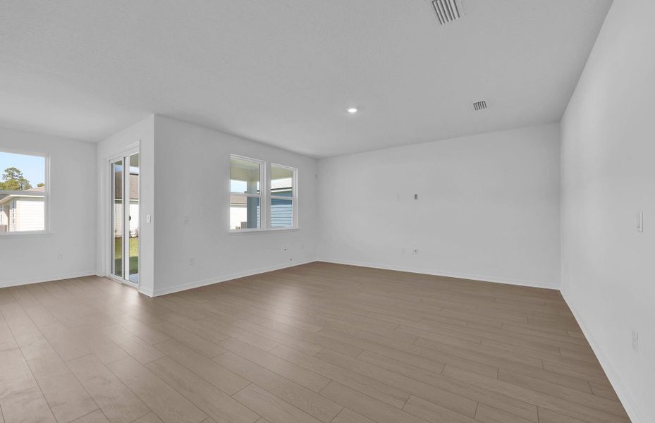 Spacious, unfurnished interior of a new home in Hyland Trail, Green Cove Springs (Image 9). Spacious, unfurnished interior of a new home in Hyland Trail, Green Cove Springs (Image 9).