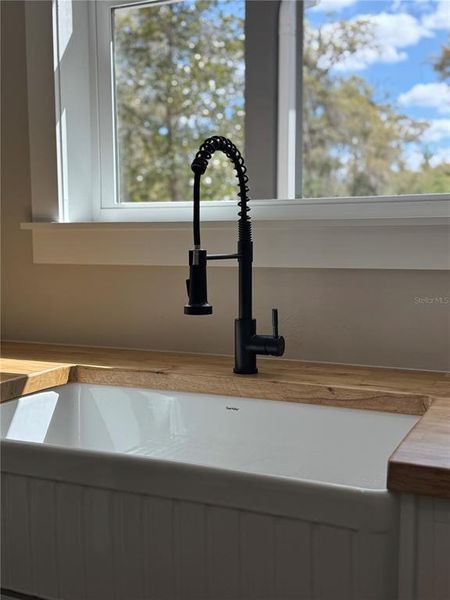 Close-up of interior finishes inside a home in , Chiefland (Image 39).