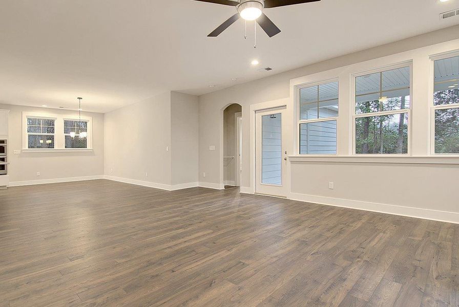 Spacious, unfurnished interior of a new home in Creek Pointe, Moncks Corner (Image 21).