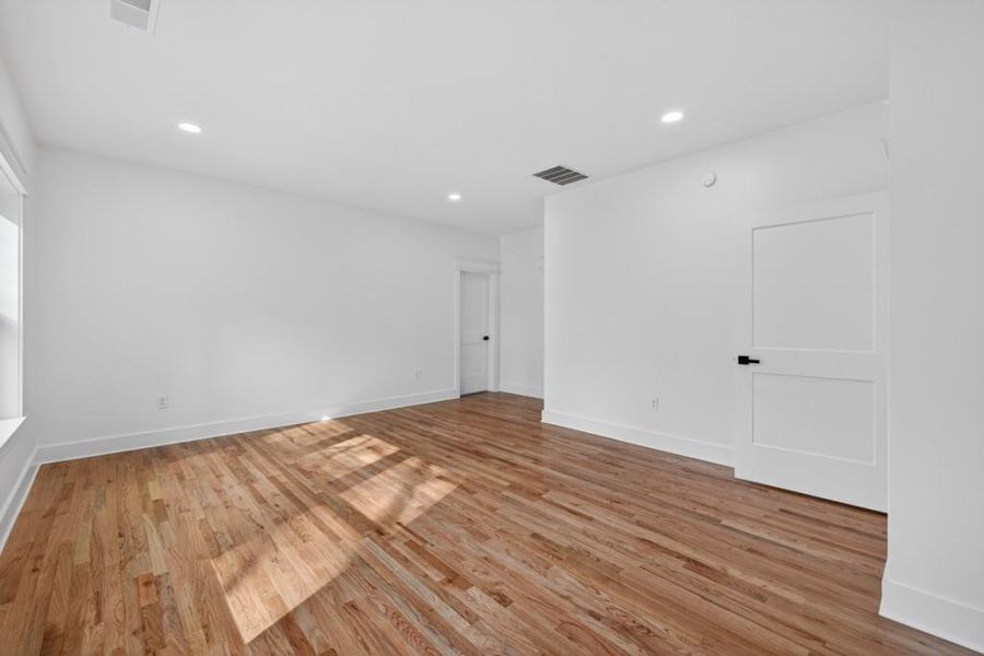 Spacious, unfurnished interior of a new home in , Norcross (Image 63).