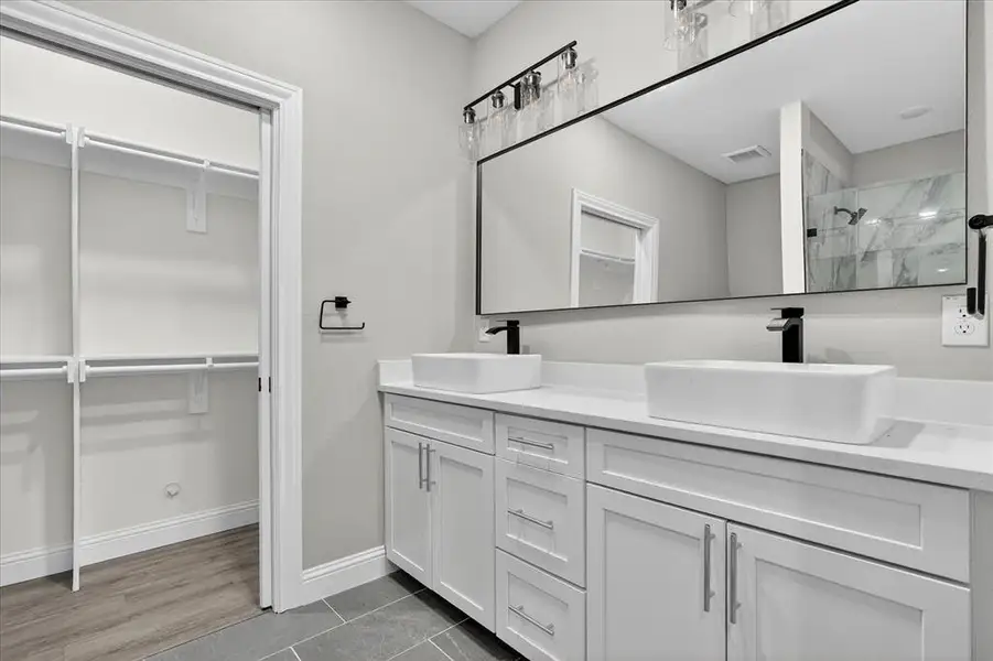 Furnished interior view inside a new home in , Grand Prairie (Image 4).