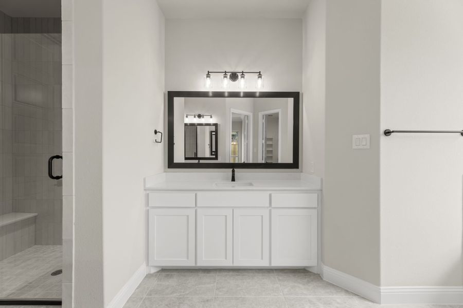 Representative furnished interior of a home built from the Stirling by Windsor Homes in Estates at Rockhill, Frisco (Image 14).