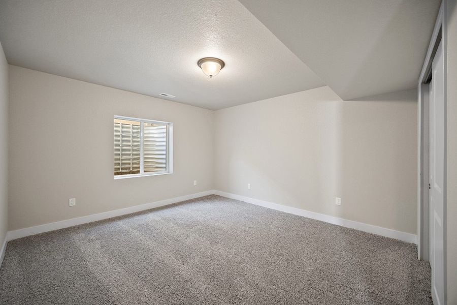 Spacious, unfurnished interior of a new home in Aspen Ranch, Fountain (Image 32).