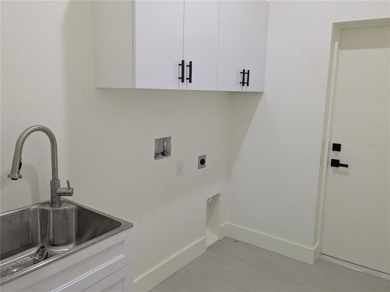 Furnished interior view inside a new home in , Port Charlotte (Image 10).