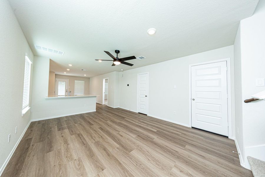 Spacious, unfurnished interior of a new home in Townsend Reserve, Splendora (Image 14).