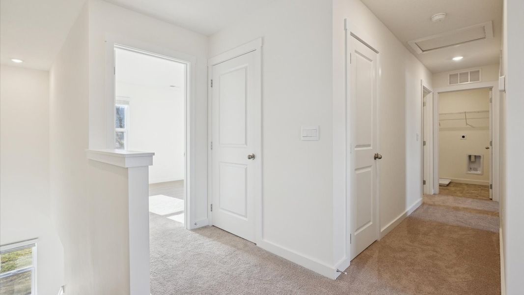 Spacious, unfurnished interior of a new home in Belhaven, Knoxville (Image 13).