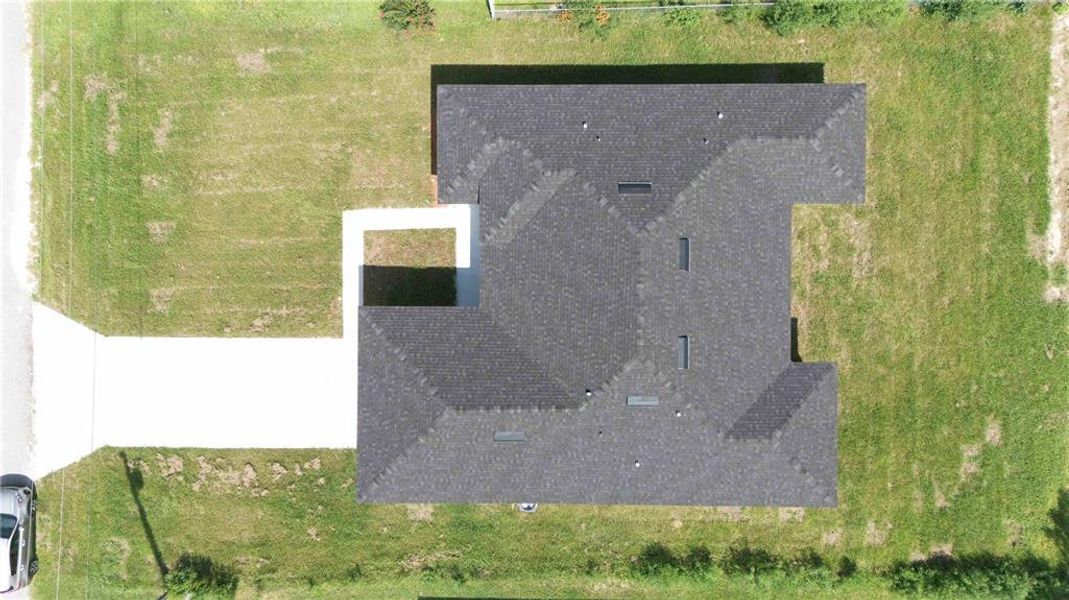 Exterior details and patio area of a home in , Ocala (Image 3).