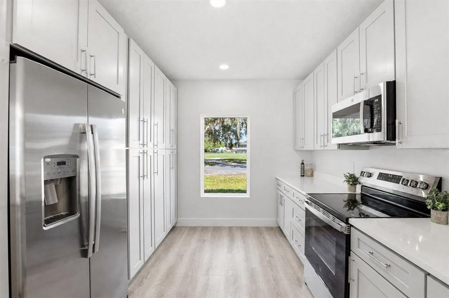 Furnished interior view inside a new home in , Leesburg (Image 9).