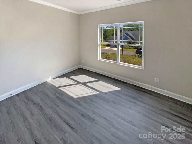 Spacious, unfurnished interior of a new home in Edgewater, Lancaster (Image 12).
