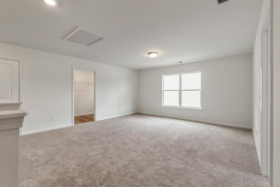 Spacious, unfurnished interior of a new home in Oakley Pointe, Moncks Corner (Image 40).