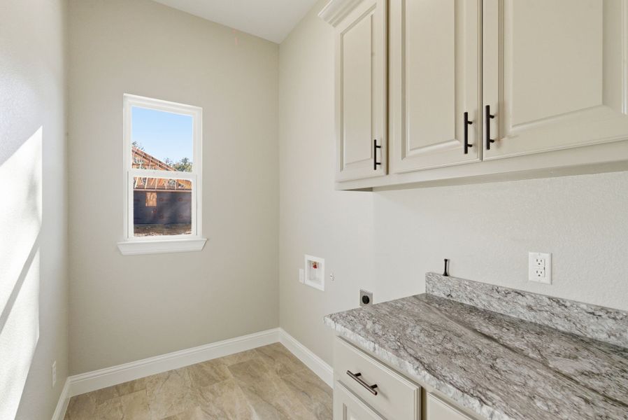 Representative furnished interior of a home built from the Canyon Plan by Zeal Home Builders in Sunrise Point, Weatherford (Image 10).