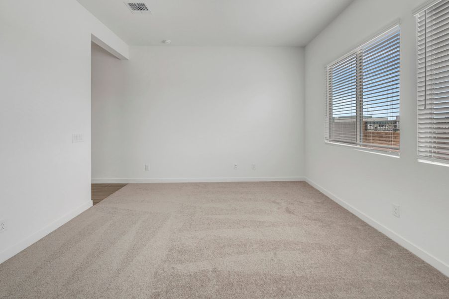 Spacious, unfurnished interior of a new home in Terraza, San Tan Valley (Image 35).