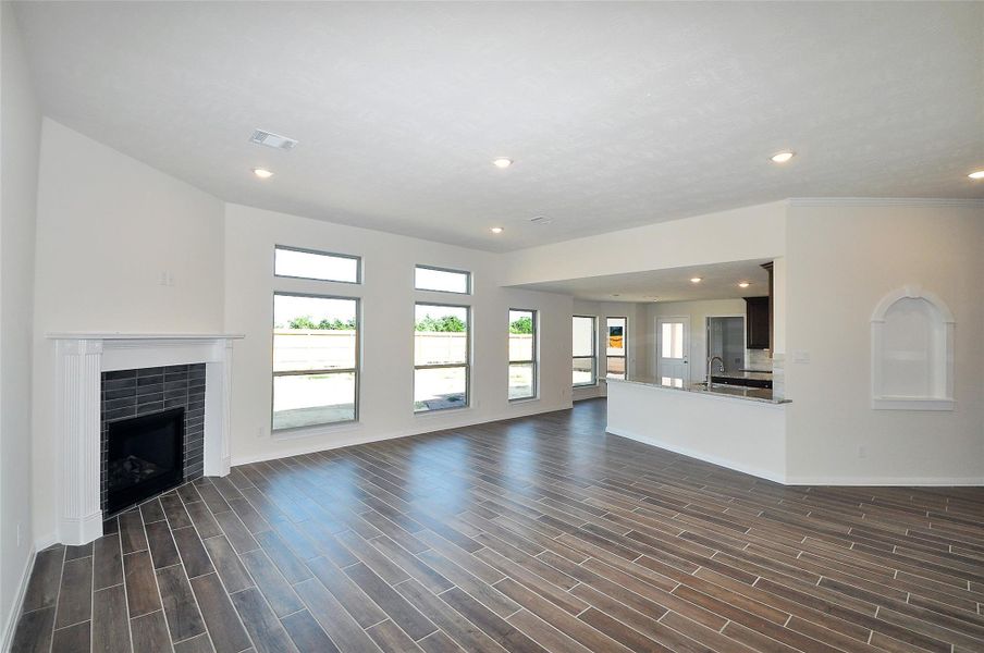 Spacious, unfurnished interior of a new home in , League City (Image 21). Spacious, unfurnished interior of a new home in , League City (Image 21).