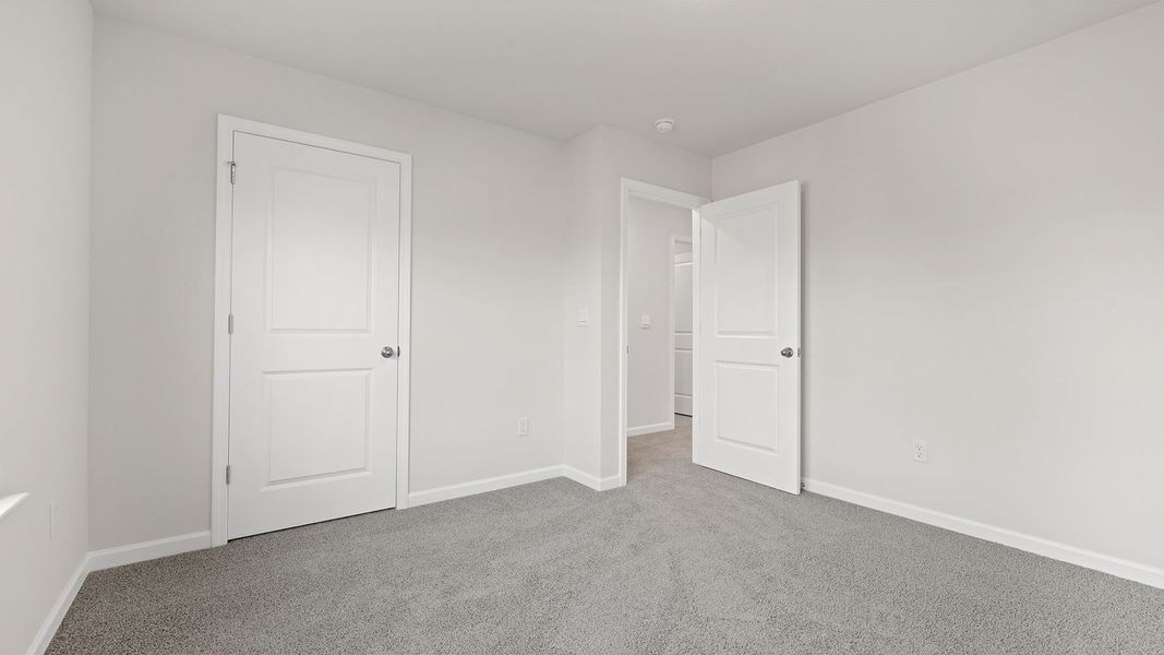 Spacious, unfurnished interior of a new home in Cedar Gap, Fountain Inn (Image 26).