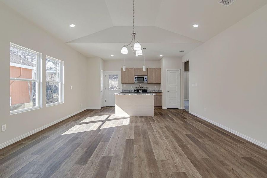 Spacious, unfurnished interior of a new home in , Fort Worth (Image 21).