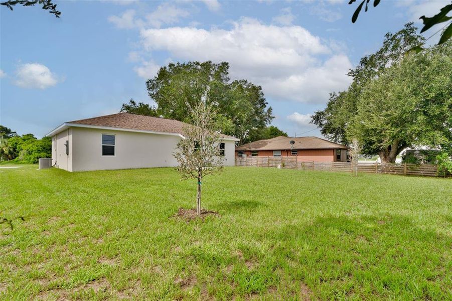 Exterior details and patio area of a home in , North Port (Image 3).