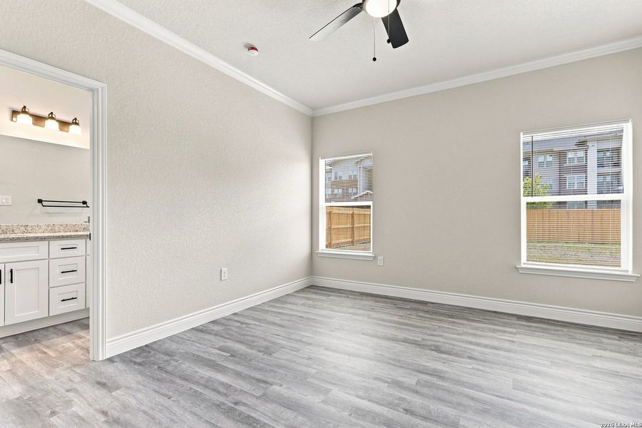 Spacious, unfurnished interior of a new home in , San Antonio (Image 7).