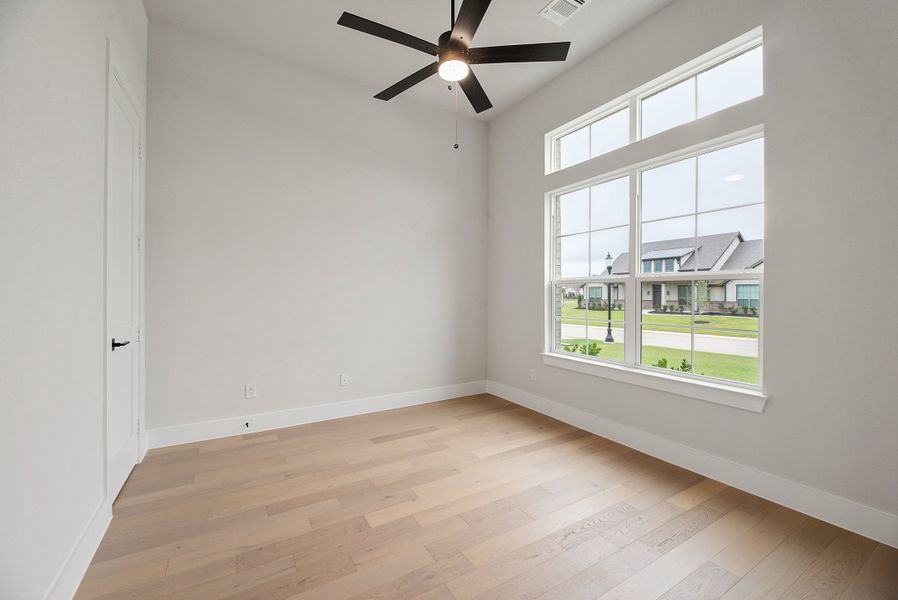 Spacious, unfurnished interior of a new home in Paloma Ranch, New Fairview (Image 16).