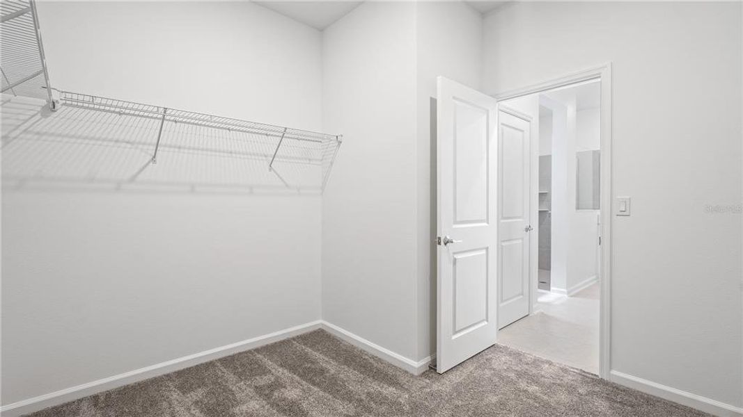 Spacious, unfurnished interior of a new home in Bridgewalk, St. Cloud (Image 9).
